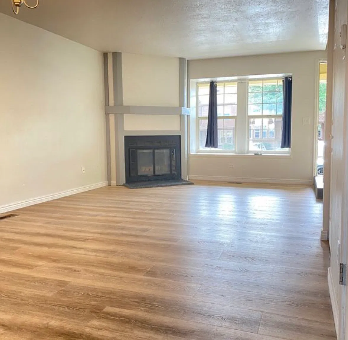 2 bed, 1.5 bath, 992 sqft, $1,650 — Photo 4