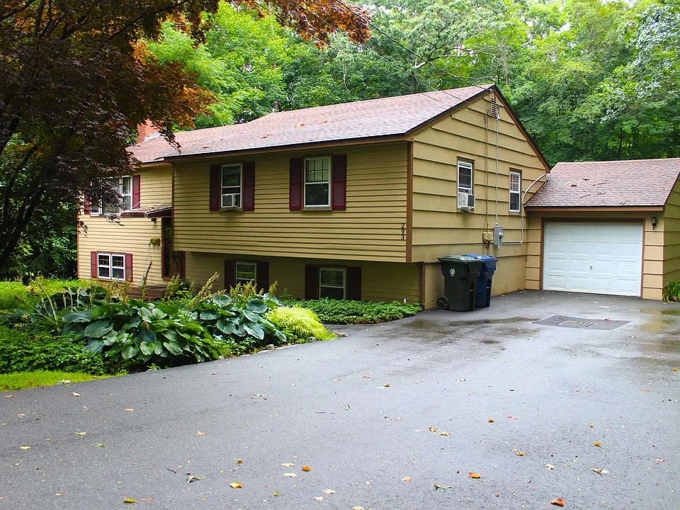 293 Walnut St