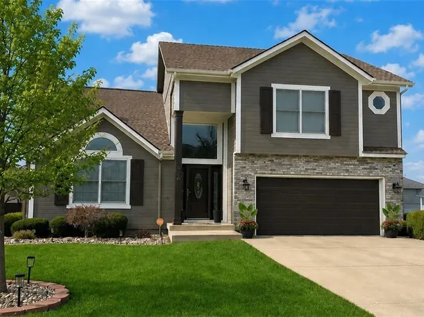 3020 S Argonne Ct, Blue Springs, MO 64015