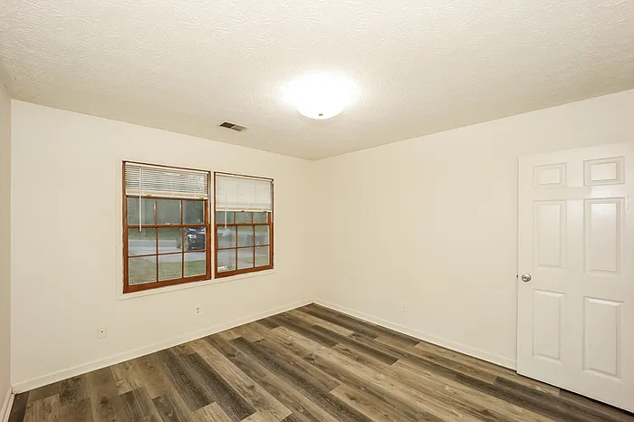 7074 Williamsburg Dr — Photo 8