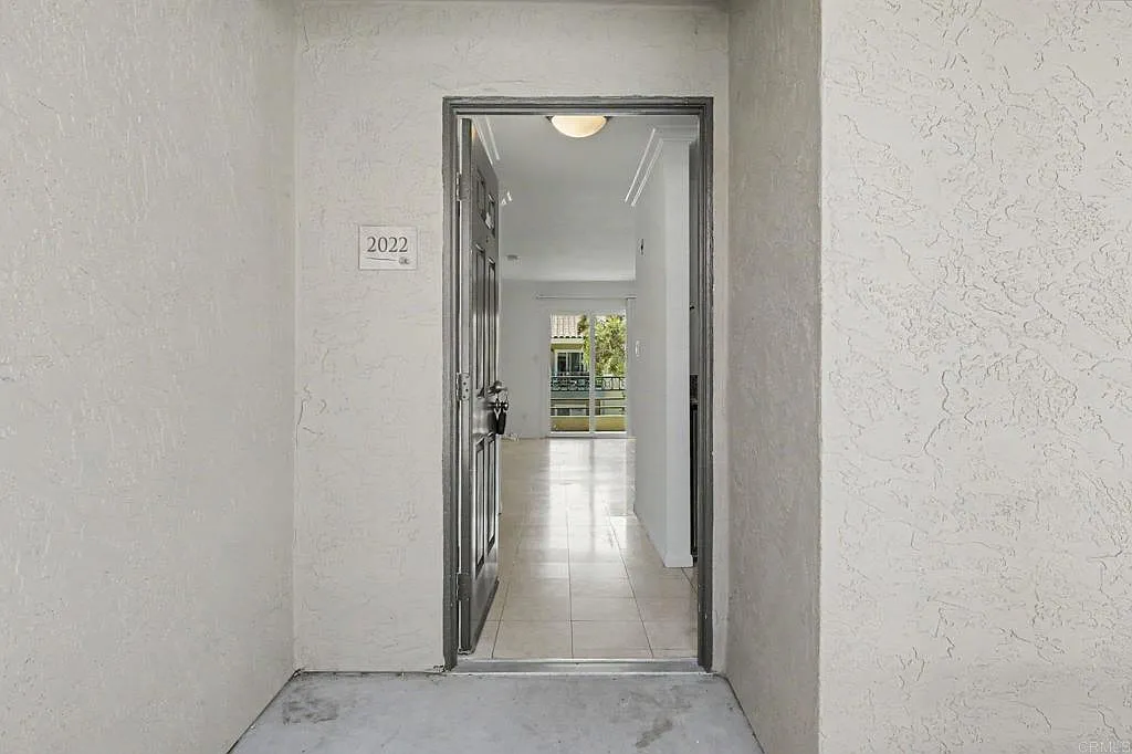 2 bed, 934 sqft, $3,600 — Photo 3