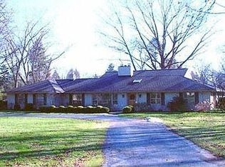 5255 Ponvalley Rd, Bloomfield Hills, MI 48302