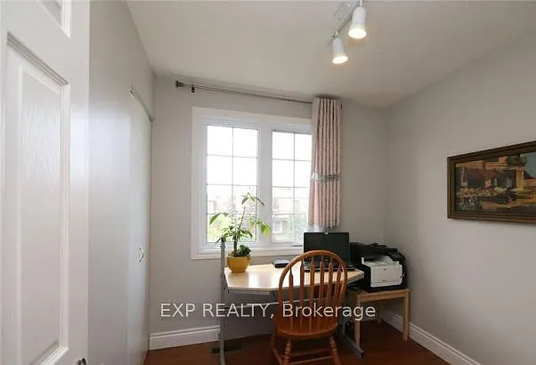 1326 Fontenay Cres — Photo 21