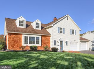 5256 Strathmore Dr, Mechanicsburg, PA 17050