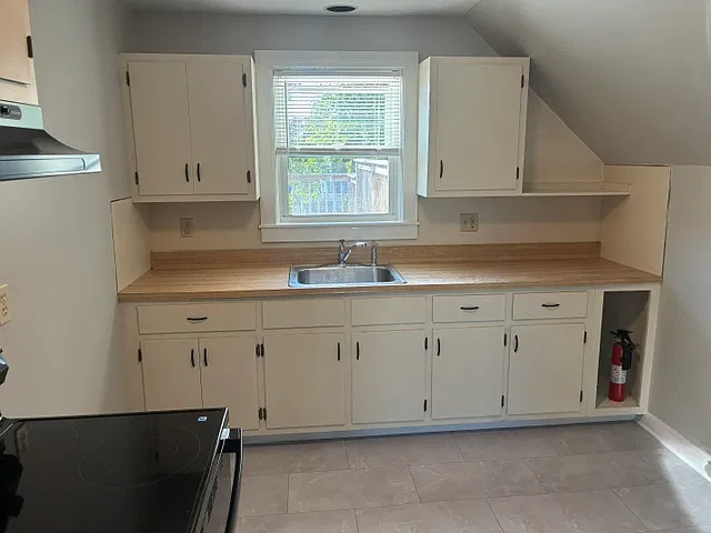 1 bed, 420 sqft, $1,750 — Photo 2