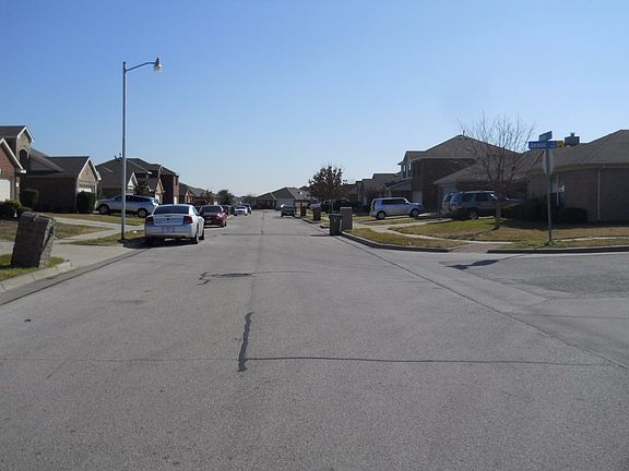 4th image of 7225 Jurassic Dr