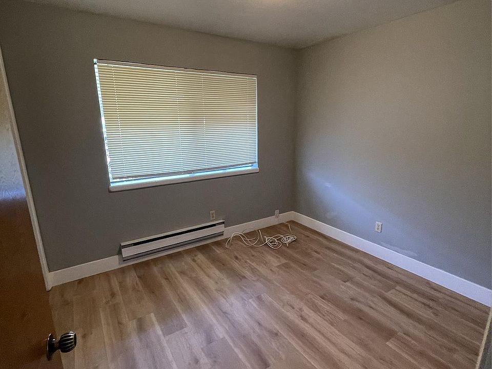 2nd image of 135 Las Animas Ave #B
