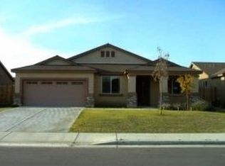 9200 Centennial Star Dr, Bakersfield, CA 93311
