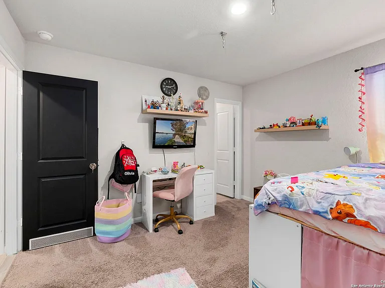 9942 Sarrebourg St — Photo 28