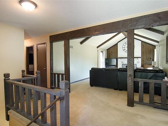 2nd image of 3503 Emerald Ln