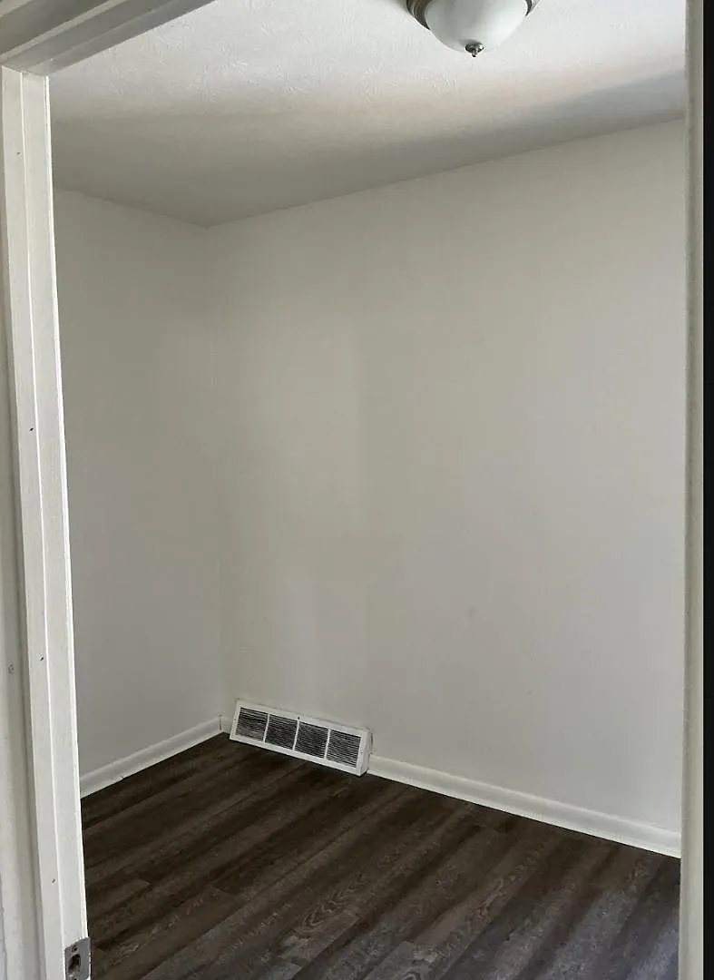 7801 Brinsmade Ave - Unit 2 — Photo 2