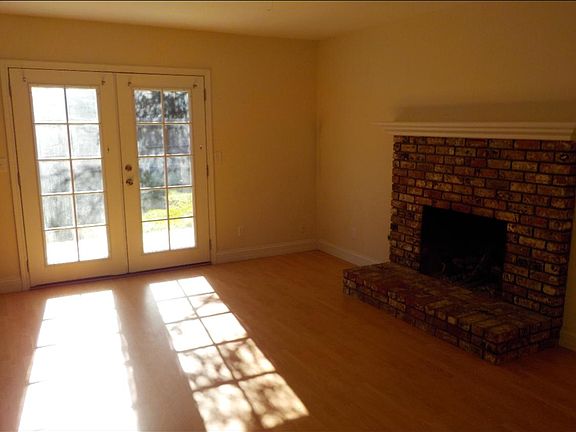 4th image of 1349 W Seeger Ct