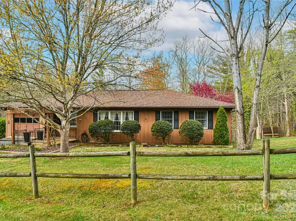 25 Red Oak Ln, Alexander, NC 28701