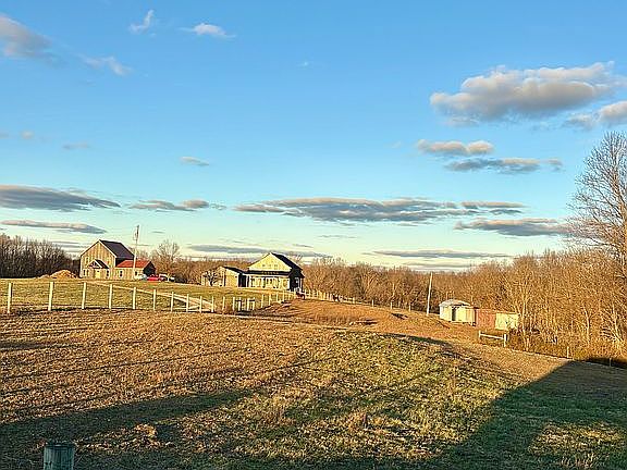 4th image of 404 Franklin Rd