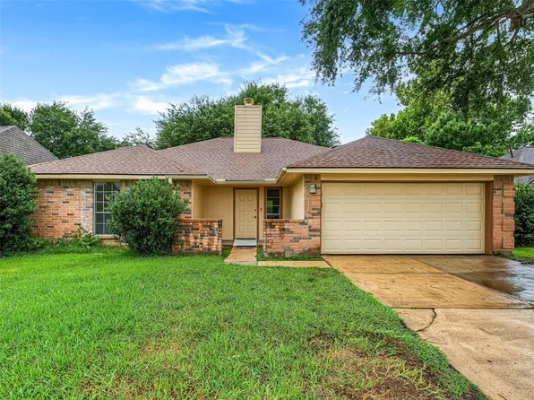 15818 Castorglen Dr, Webster, TX 77598