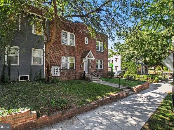 1105 Holbrook Ter NE, Washington, DC 20002