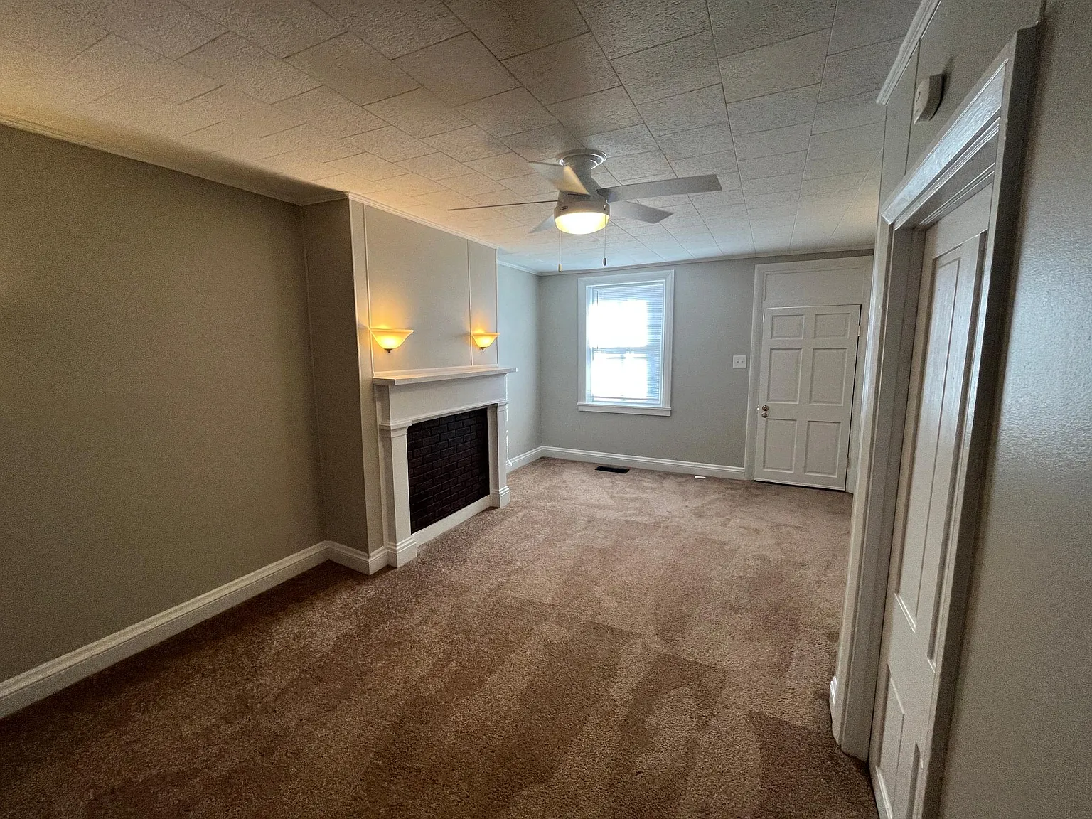 3 bed, 1.5 bath, 1202 sqft, $1,450 — Photo 4