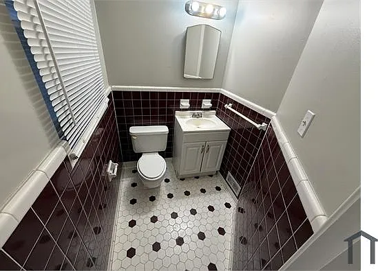 349 Glynn Dr — Photo 9
