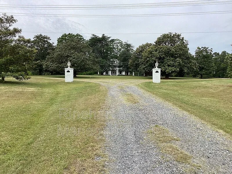5 bed, 3.5 bath, 4667 sqft, $4,500 — Photo 4