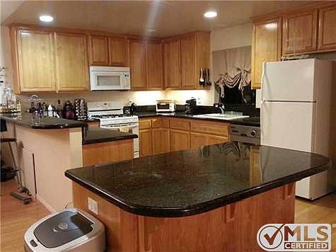 5th image of 574 Sandalwood Dr