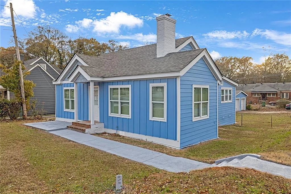 3 bed, 2.0 bath, 1295 sqft, $2,000 — Photo 2