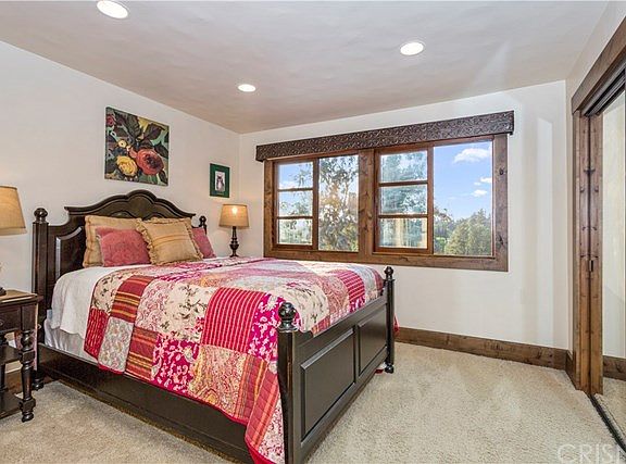 5th image of 31557 Foxfield Dr