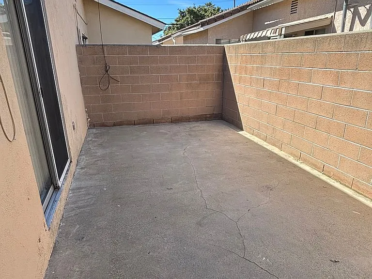 6065 California Ave — Photo 27