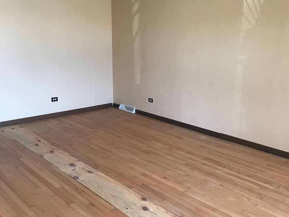 1st image of 398 Jeffery Ave