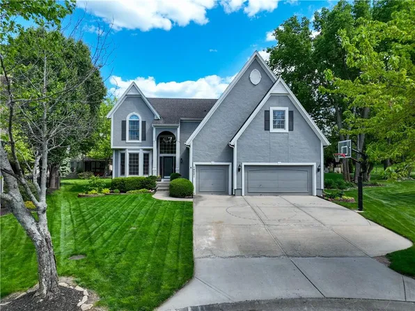 14221 Rosehill St, Overland Park, KS 66221