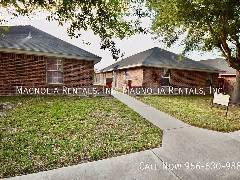 1817 Aruba Dr #D — Photo 2
