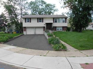 465 S Arthur Dr, Edgewater Park, NJ 08010