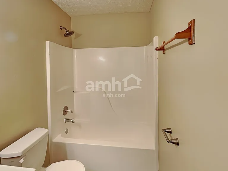 375 Thompson St — Photo 14
