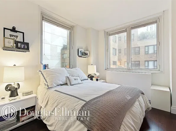 212 E 47th St, New York, NY