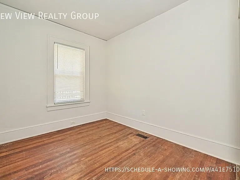 1025 Ambassador St — Photo 15