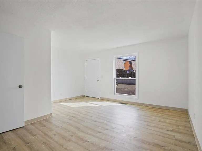 1903 Peach St — Photo 13