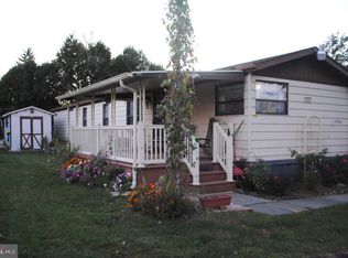 5 Chimney Ln, East Earl, PA 17519