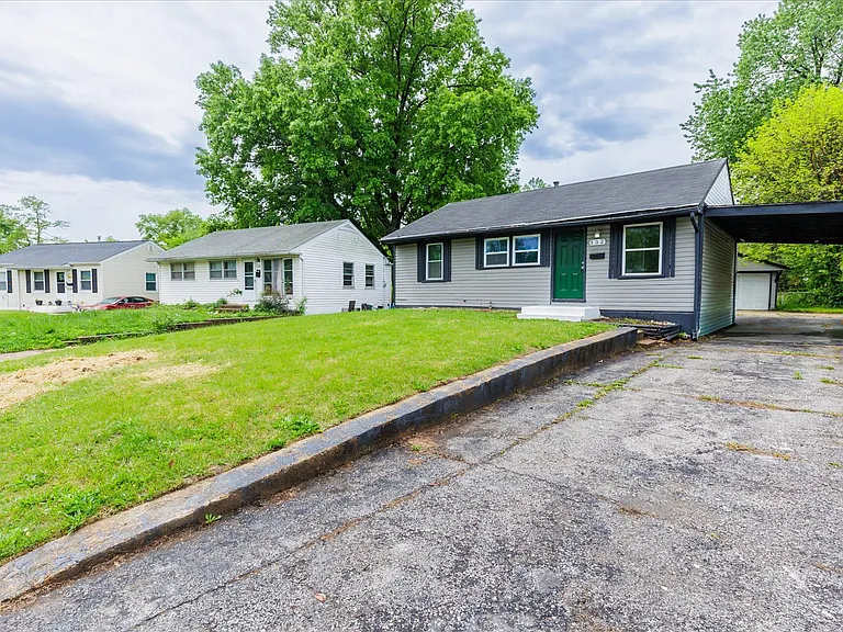332 Banff Cir — Photo 3