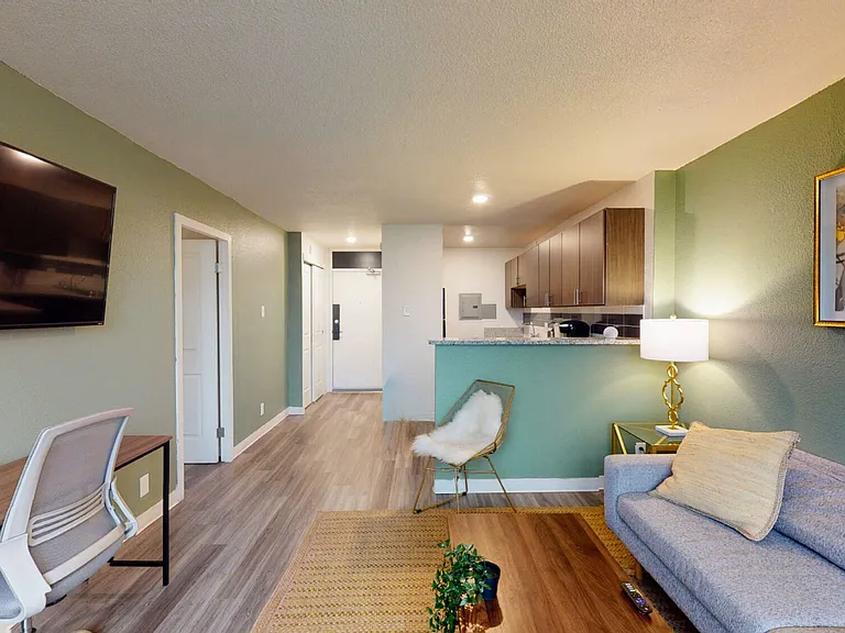 2515 Burnet Ave — Photo 3