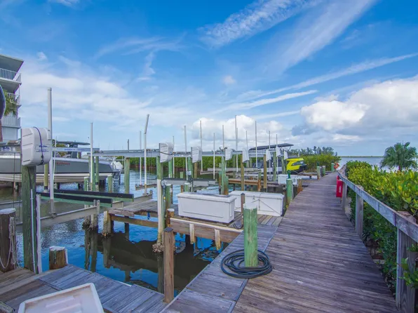 000 River Run (Dock) Drive, Sebastian, FL 32958