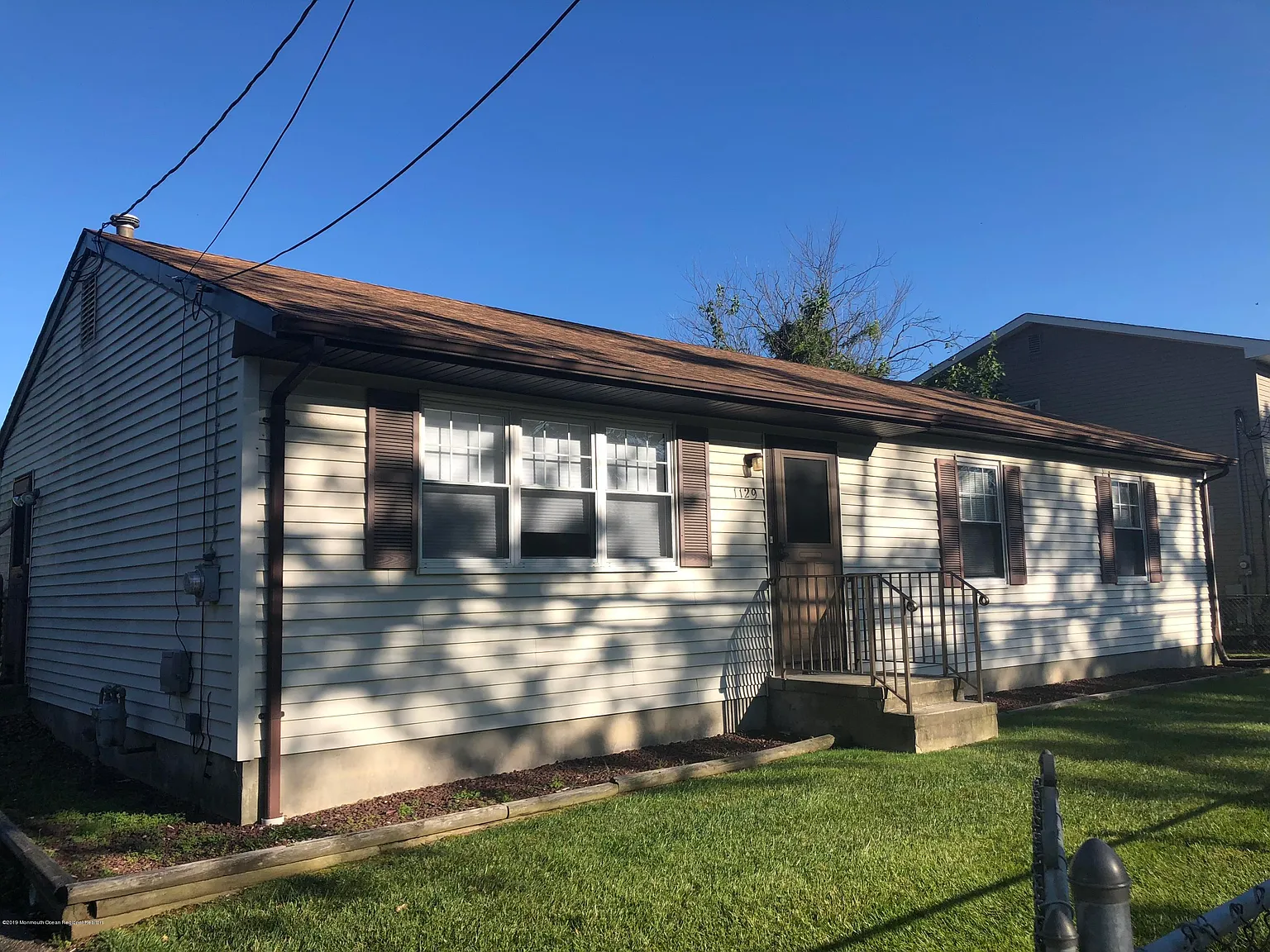 1129 Beachwood Blvd photo 1