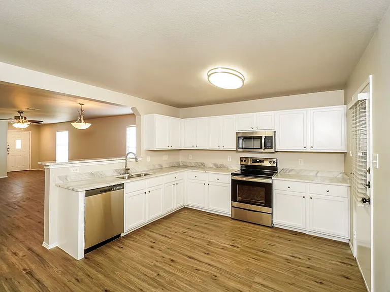 120 Bay Willow — Photo 7