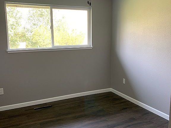3rd image of 971 Mitch Dr