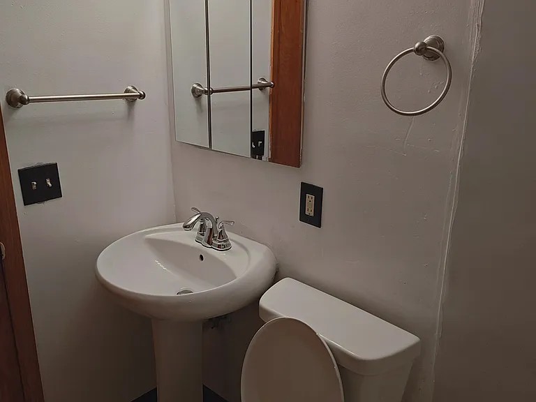 257 15th Ave N #1 — Photo 11