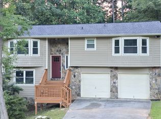 5037 Camden Ct SW, Lilburn, GA 30047