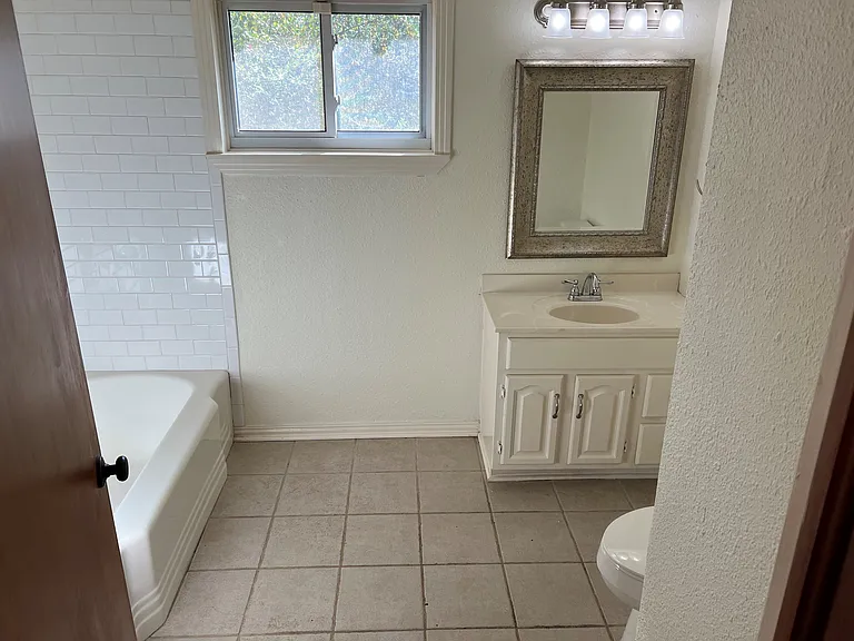 427 Stanford St — Photo 13