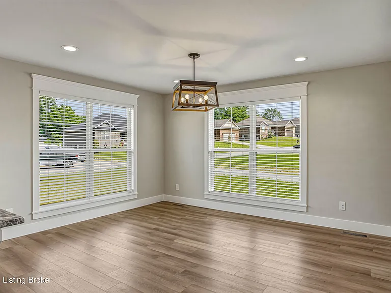 19 Clubhouse Ct — Photo 10