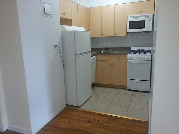 3rd image of 9131 Lamont Ave APT 5C