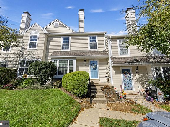 2nd image of 208 Harbour Ridge Ln