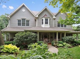 662 Lincoln Ave, Lake Bluff, IL