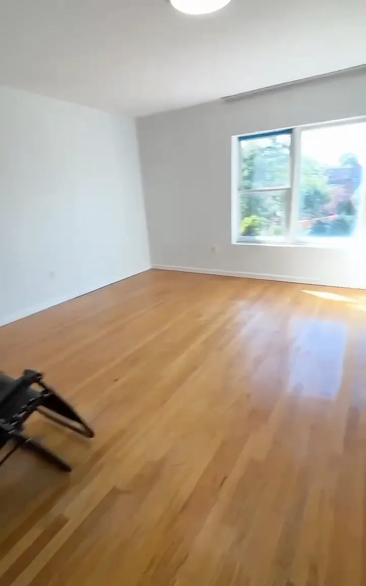 2 bed, 900 sqft, $2,500 — Photo 3